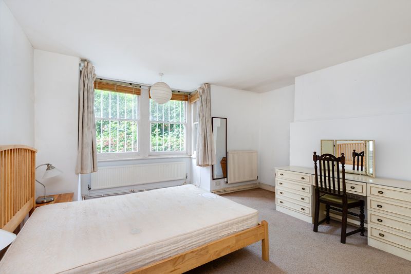 Parliament Hill, Hampstead NW3 Amberden Estates Estate Agents in