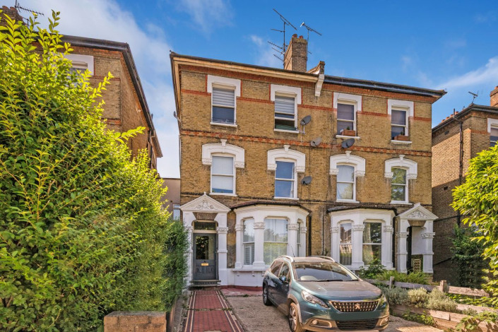 Middle Lane, Crouch End N8
